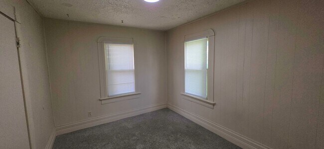 Foto del edificio - 2 Bedroom 1 Bathroom home;  $725!