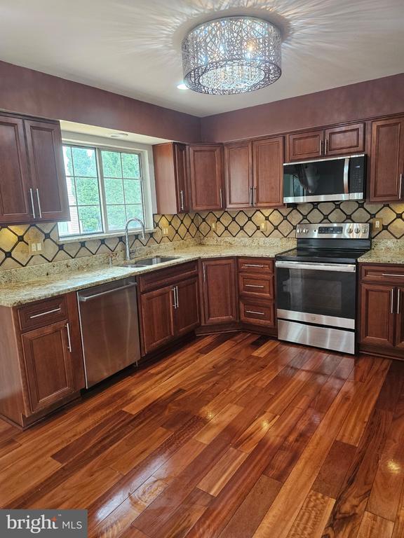 Building Photo - 5722 Belcher Farm Dr