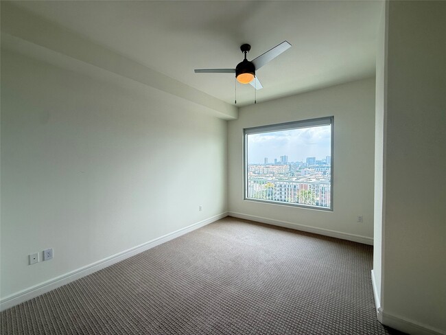 Building Photo - 3300 Main St