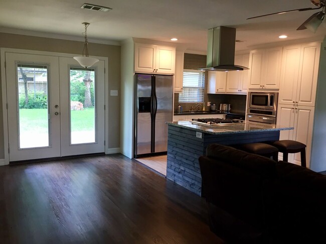 Foto del edificio - 1505 Ebony Ln
