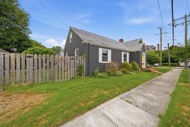 Building Photo - 3715 Omohundro Ave