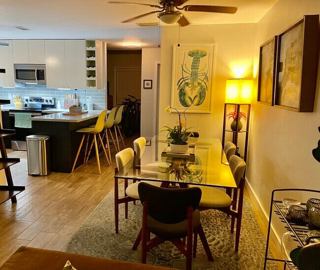 Foto del edificio - 905 SE 12th Ct