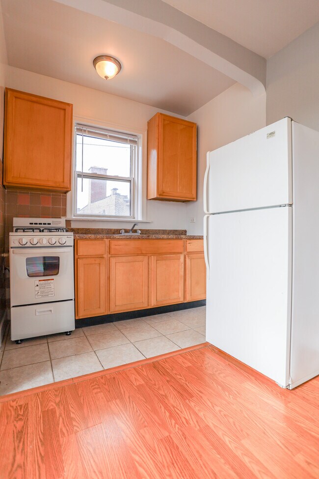 Foto del edificio - 3242 N Pulaski Rd
