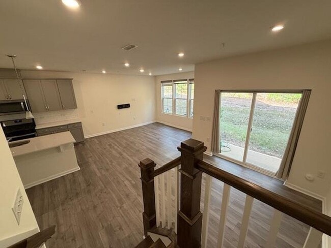 Foto del edificio - 1216 Grenshaw Dr