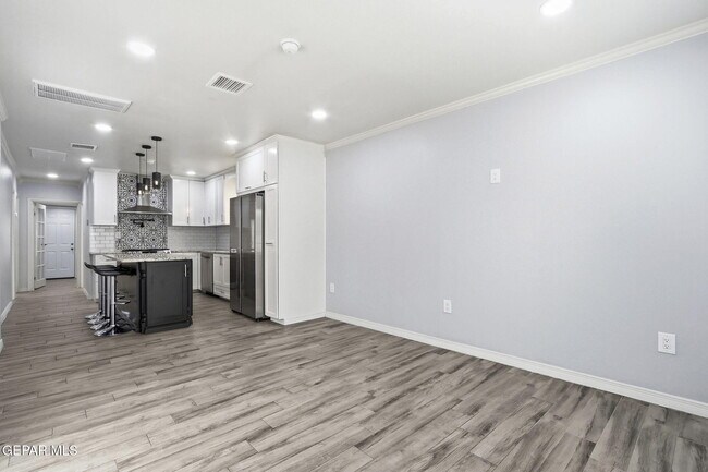 Foto del edificio - 1310 E San Antonio Ave