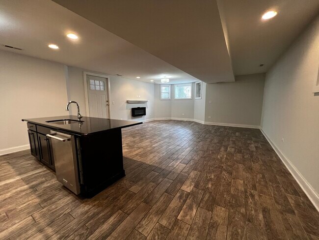 Foto del edificio - 4115 N Kenmore Ave