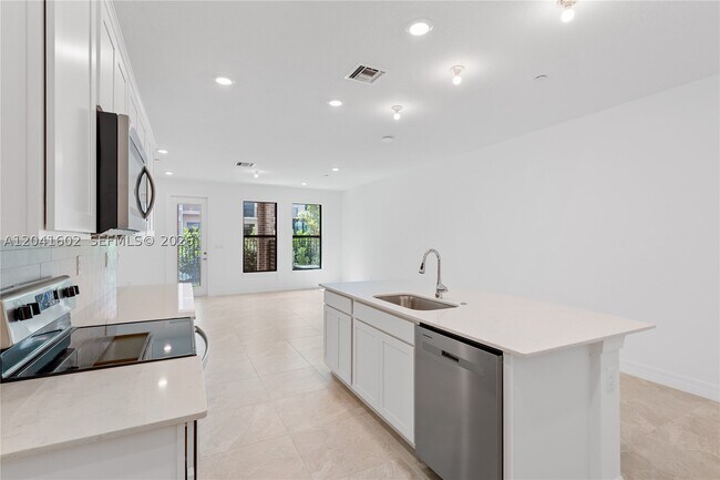 Foto del edificio - 8344 NW 7th Pl