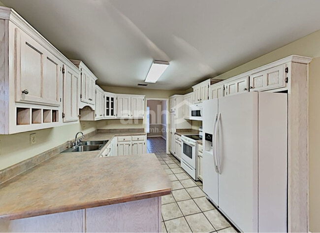 Building Photo - 1123 Tara Dr