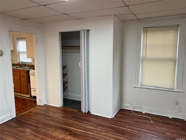 Building Photo - 760 Gardiners Ave