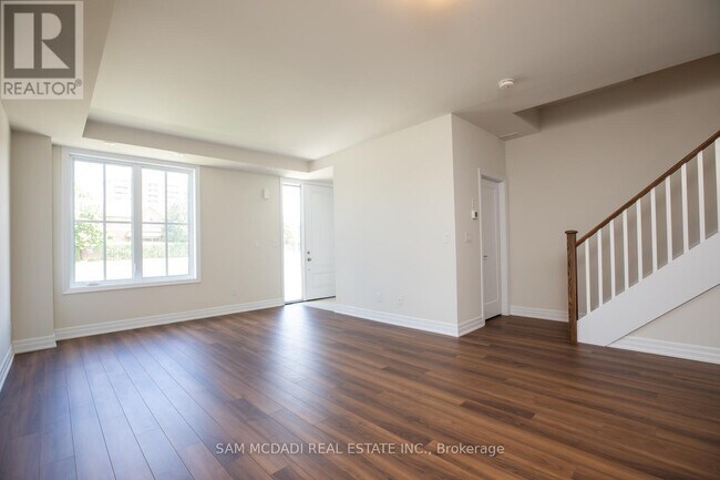 Building Photo - 1180 Cawthra Rd
