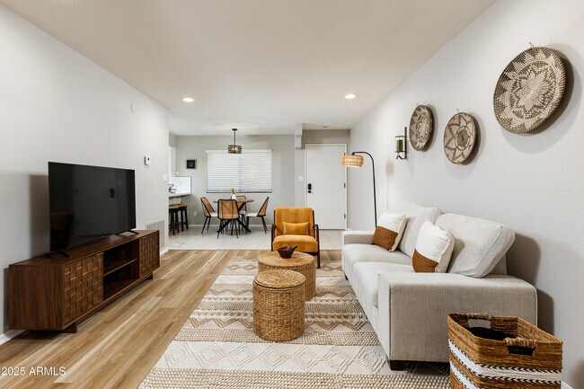 Foto del edificio - 12222 N Paradise Village Pkwy W