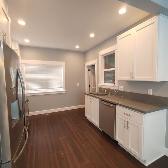 Building Photo - Renovated SE Portland Gem: Original 1913 Character with Chef’s Kitchen & Park Access