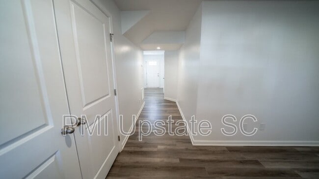 Building Photo - 226 Coldwater Creek Ct