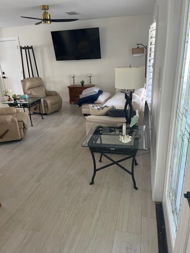 Foto del edificio - 27251 Patrick St