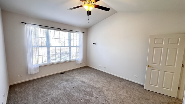 Foto del edificio - 1535 Reserve Ln