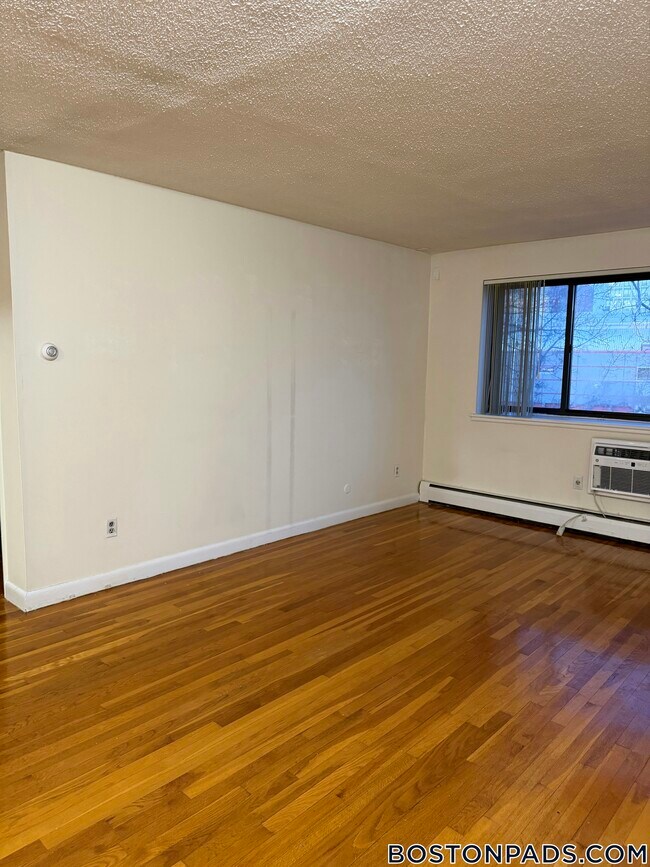 Foto del edificio - 122 Dustin St