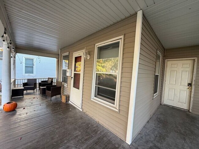 Foto del edificio - $2,850 | 5 Bedroom, 2 Bathroom House | NO PETS | Available for August 1st, 2026 Move In!