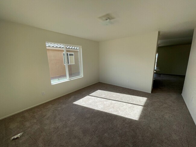 Building Photo - NEARLY NEW Home in the Desired Desert Sands Subdivision!