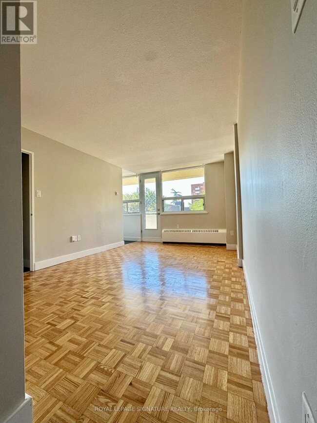 Photo du bâtiment - 1500 Bathurst St