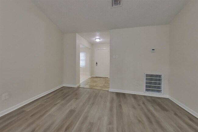 Building Photo - 22510 Leedstown Ln