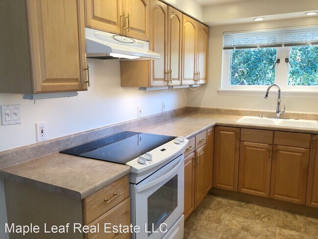 Foto del edificio - 3 br, 2 bath House - 2621 25th Ave. W,