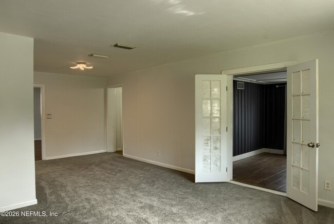 Building Photo - 1370 Labelle St