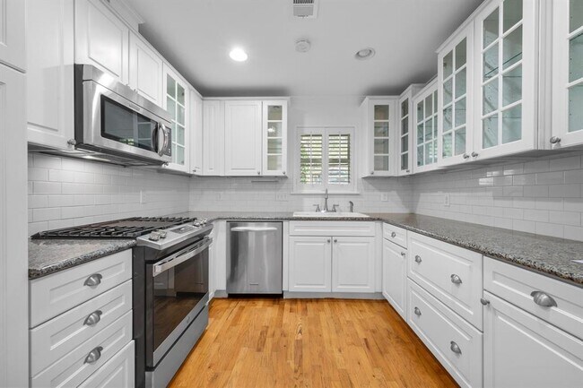 Foto del edificio - 3103 S Oak Dr