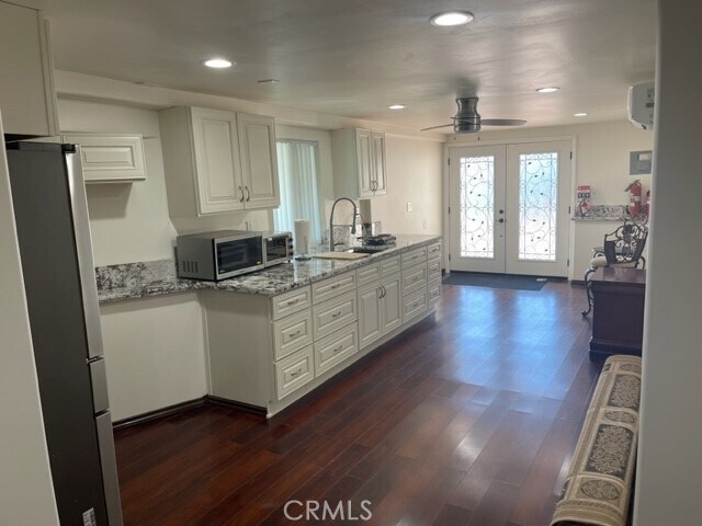 Building Photo - 380 S Mohler Dr