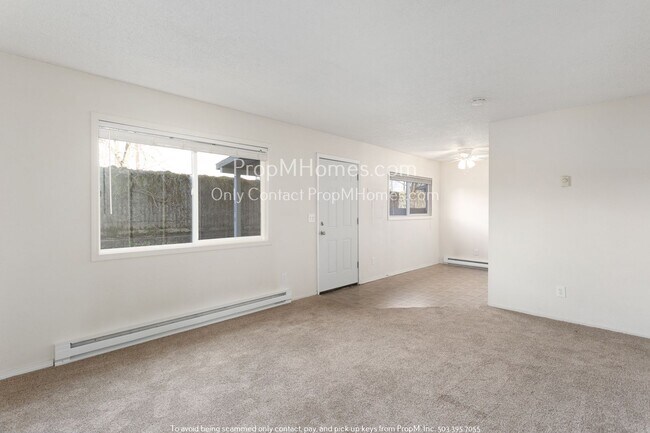 Building Photo - Charming Four-Plex In Foster-Powell!