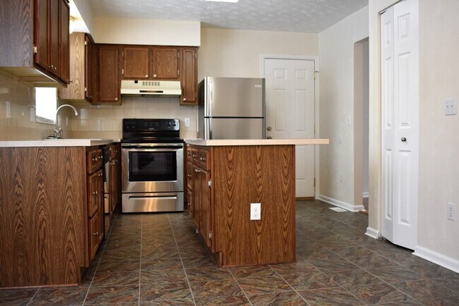Building Photo - 5996 Summersweet Dr