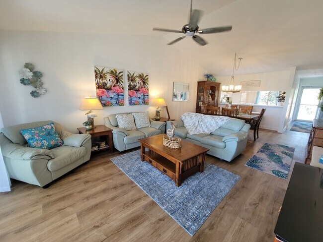 Building Photo - Luxury Living at Amberly Cir, Naples, FL 34112