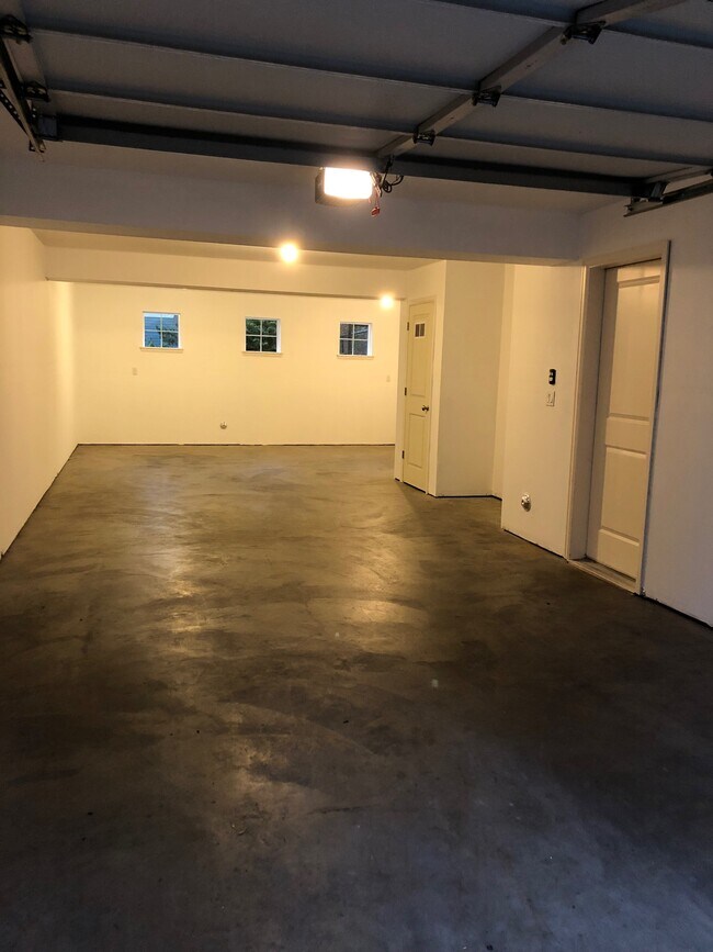 Huge Garage and Storage - 16415 48th Ave W