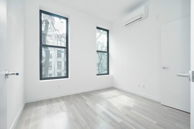 Foto del edificio - 164 E 105th St