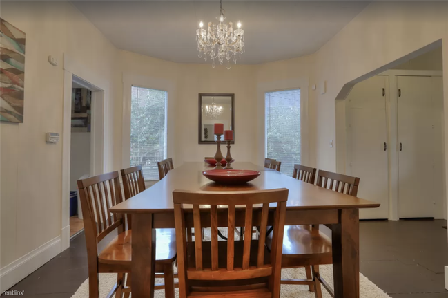 Foto del edificio - 5 br, 2.5 bath House - 310 11th Ave E