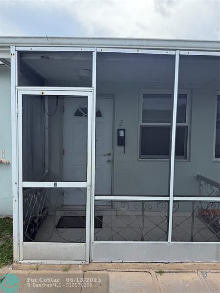 Building Photo - 2213 Lincoln St