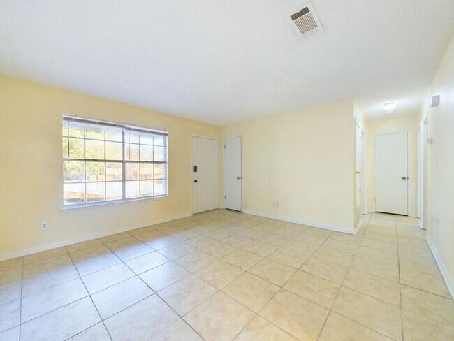 Building Photo - 5095 Yacht Harbor Cir