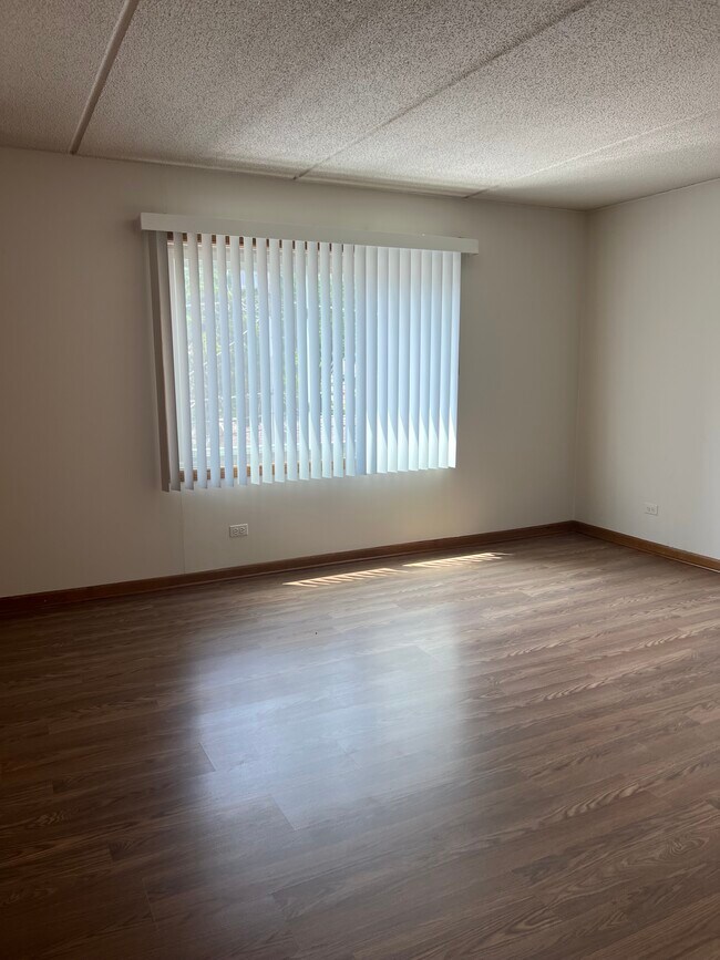 1433 Ashland Ave Unit 204, Des Plaines, IL 60016 Apartments in Des