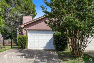 Building Photo - 6741 S Creek Dr