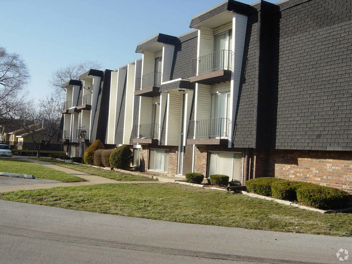 Primary Photo - Woodland Terrace Apartments
