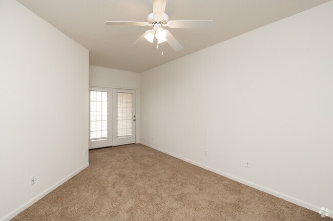 The Plantation - 3BR, 2BA - 1,756SF - Primary Bedroom - Legacy Oaks at Spring Hill Apartments