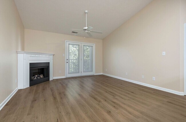 Foto del edificio - 9415 Magnolia Ridge Dr