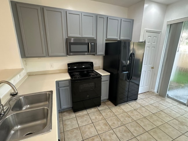 Building Photo - 2674 Mayaguana St