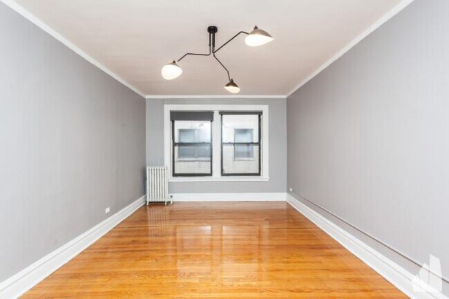 Building Photo - 1 bedroom in Chicago IL 60657
