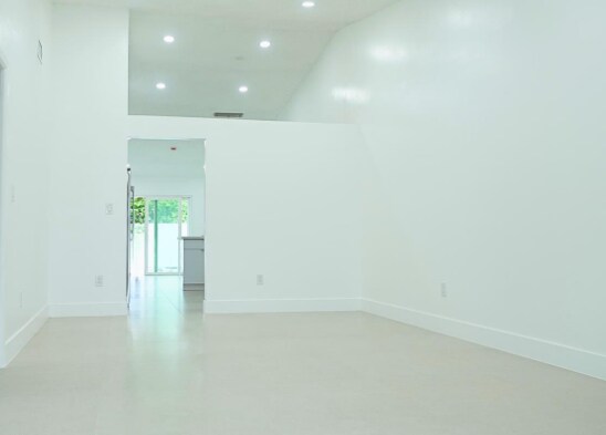 Foto del edificio - 5661 W 21st Ave