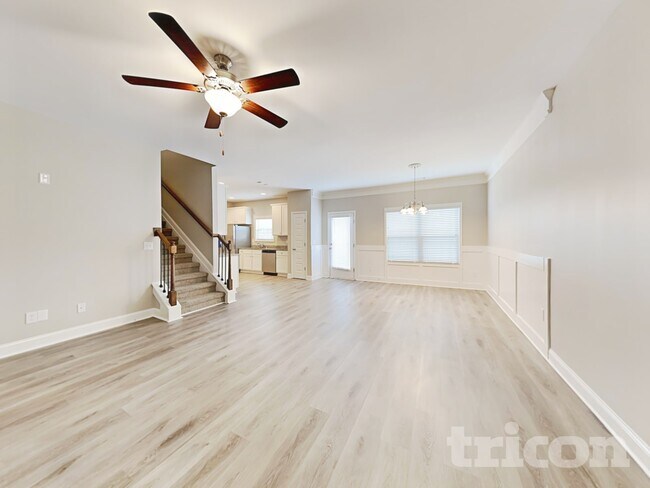 Building Photo - 821 Crescent Way