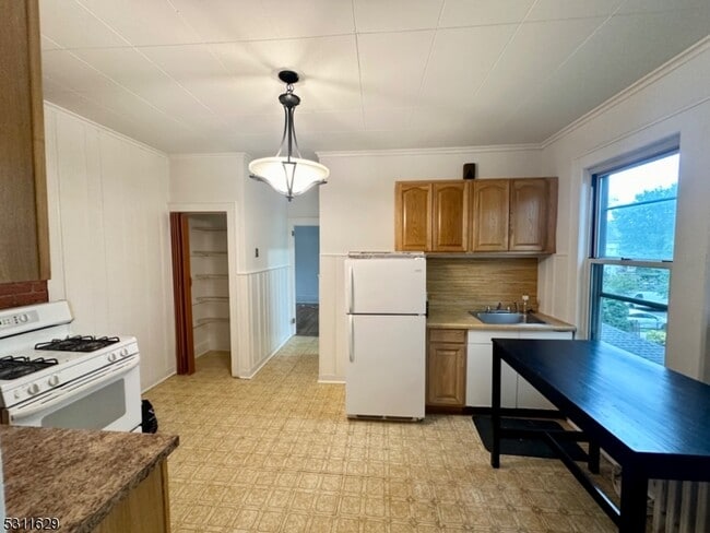 Building Photo - 4 Swaine Pl
