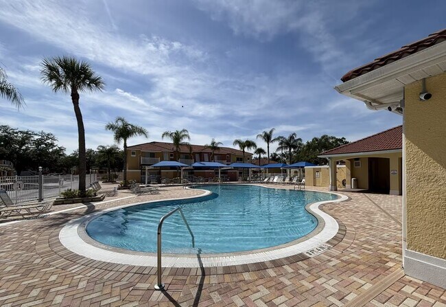 Foto del edificio - 1037 Park Ridge Cir