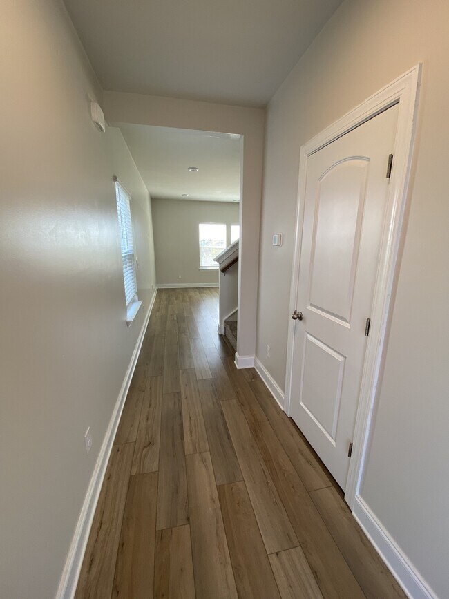 Foto del edificio - 4344 Skyridge Dr