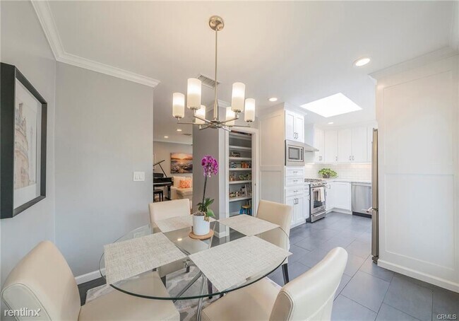 Foto del edificio - 3 br, 1.5 bath House - 3734 W 225th St