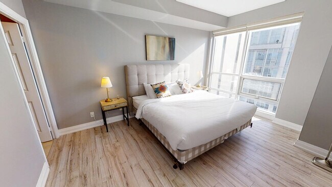 Building Photo - 763 Bay St.